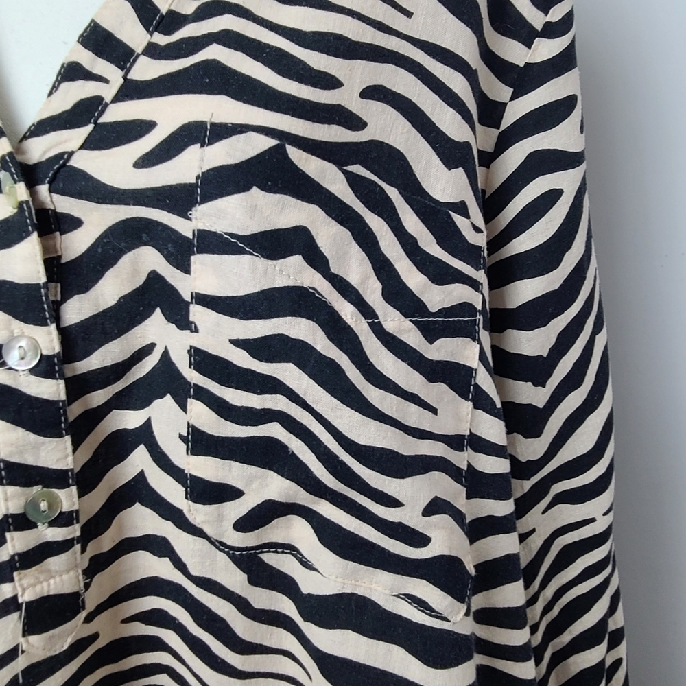 by One Zebra Print Linen Blend Blouse 1X V Neck Long Sleeve Animal Print - Picture 4 of 10
